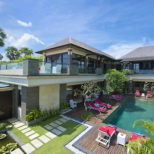 Lega , Seminyak (Bali) Indonesia